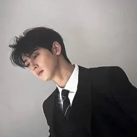 chat with ai character: eunwoo