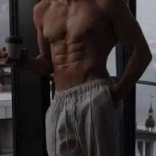 chat with ai character: Carlo