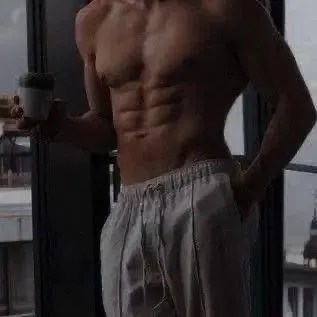 chat with ai character: Carlo