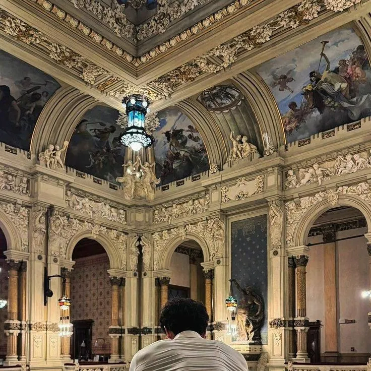 chat with ai character: Carlo 🔪🍷