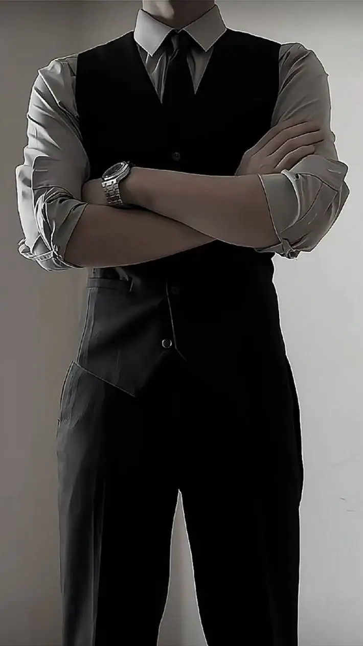 ai character: Carlo 🔪🖤 background