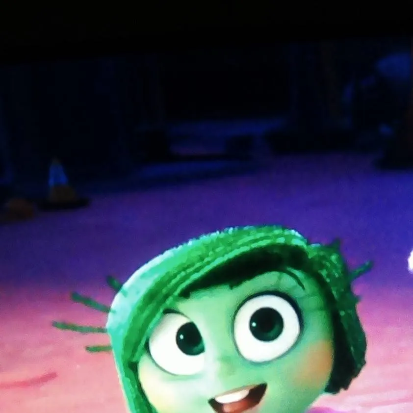 chat with ai character: disgust