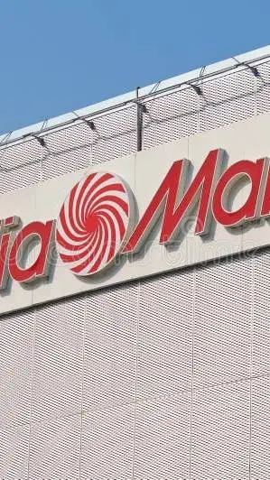 ai character: Media markt background