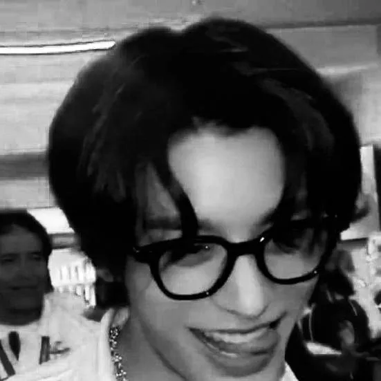 chat with ai character: sim jake