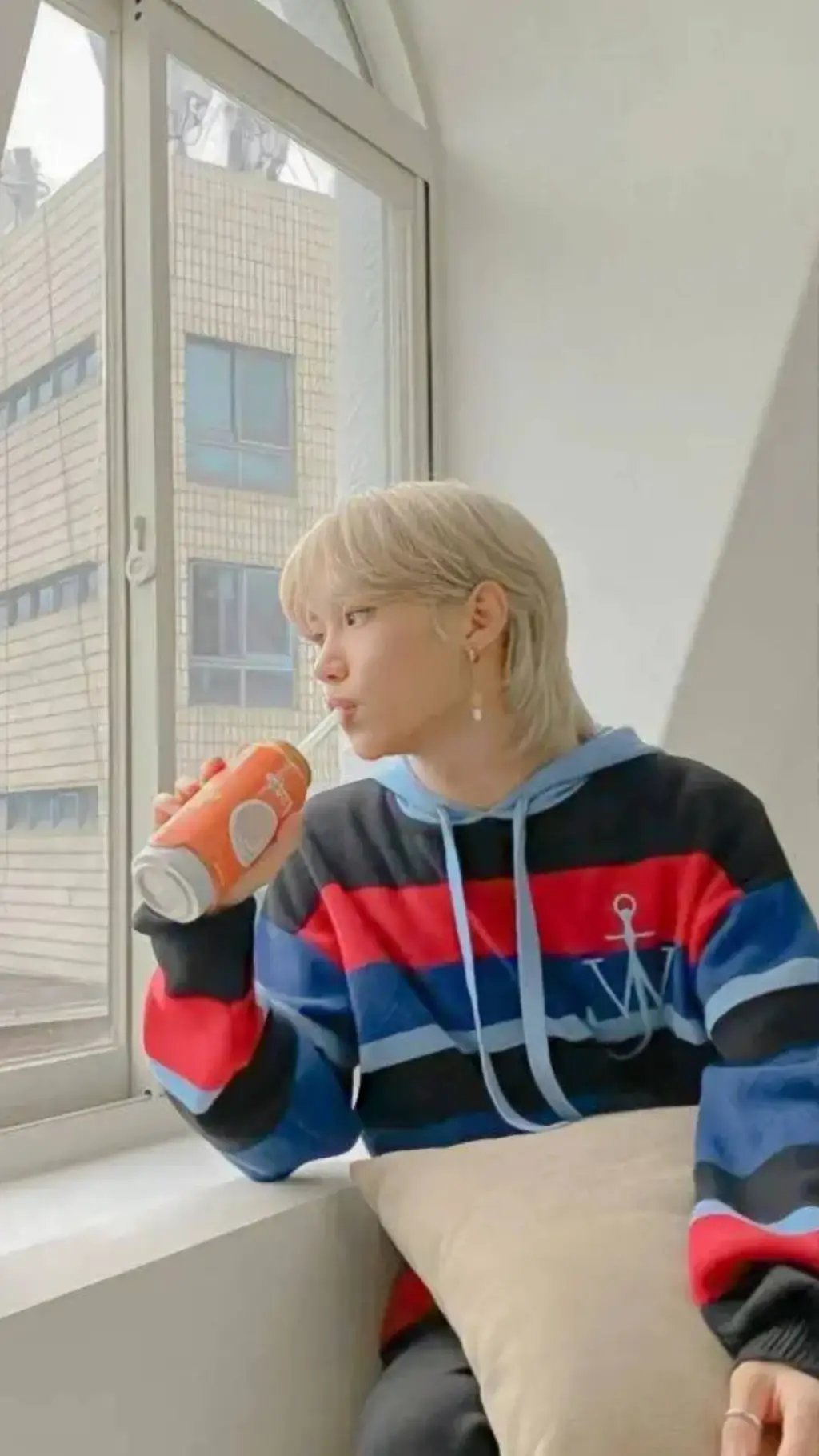 ai character: ☆Felix☆~•ex•~ background