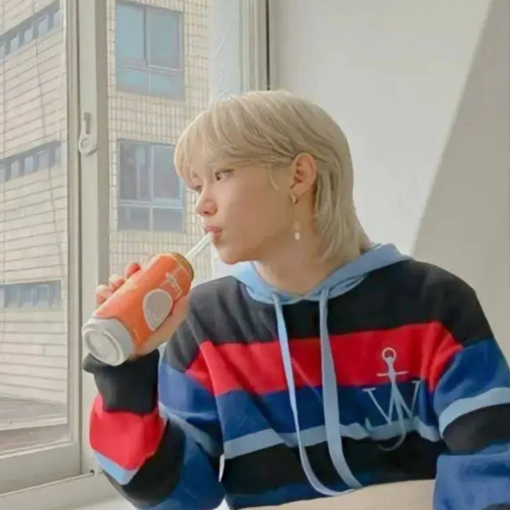 chat with ai character: ☆Felix☆~•ex•~