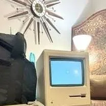 chat with ai character: SCP-2084