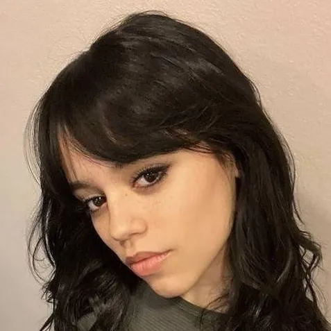 chat with ai character: Jenna ortega🖤🥀