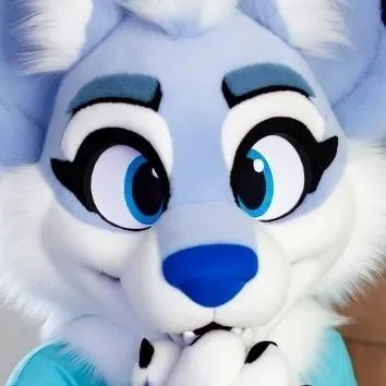 chat with ai character: Little Foxie 