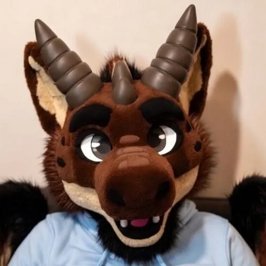 chat with ai character: New Dragon Roomie