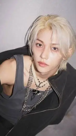 ai character: Felix background