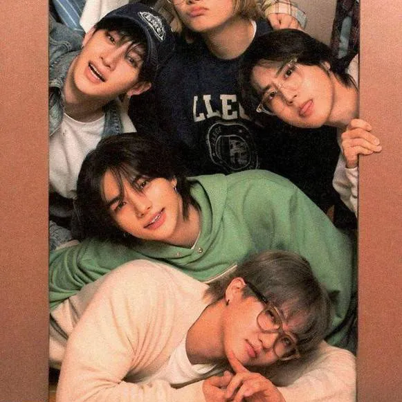 chat with ai character: ☆STRAY KIDS★