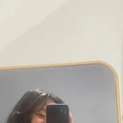 chat with ai character: mya