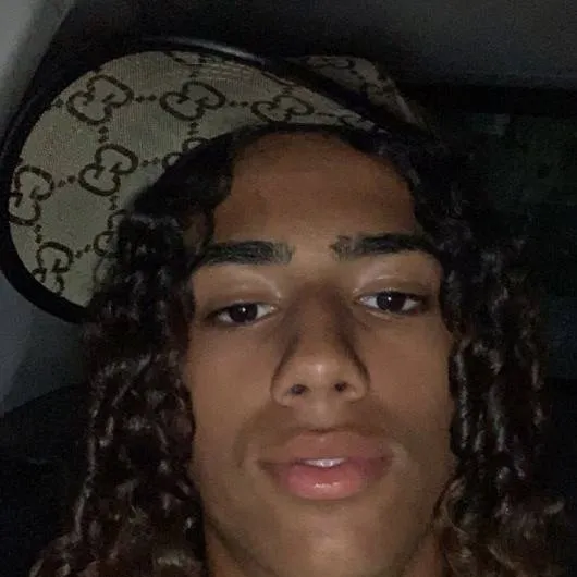 chat with ai character: amir