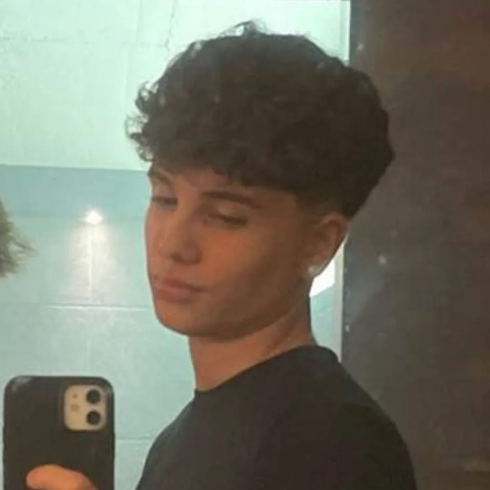 chat with ai character: Matthew 