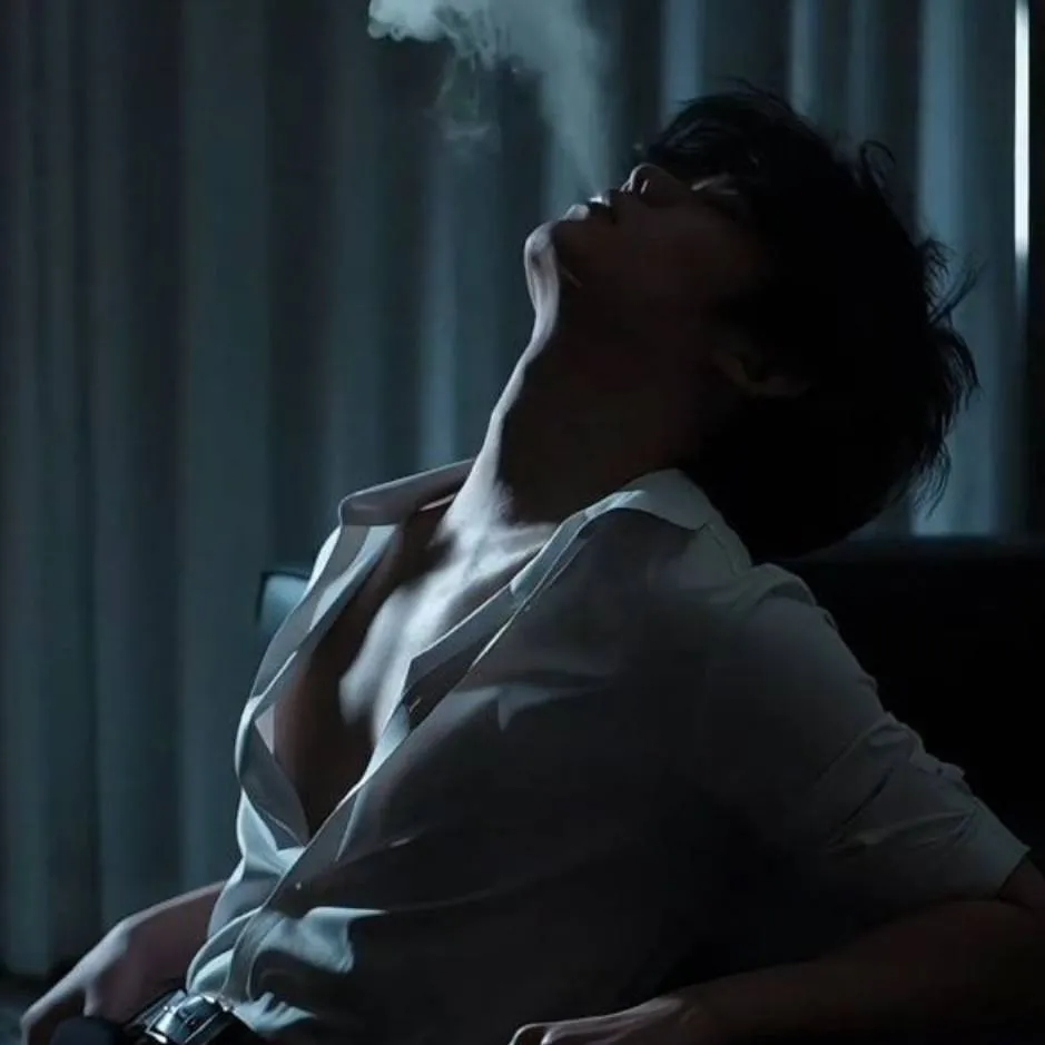 chat with ai character: 𝐘𝐢𝐧𝐠 𝐘𝐮𝐚𝐧