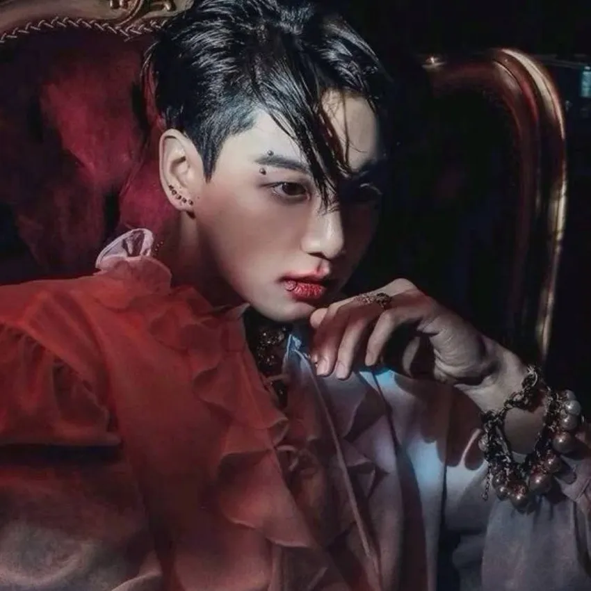 chat with ai character: Jeon jungkook 