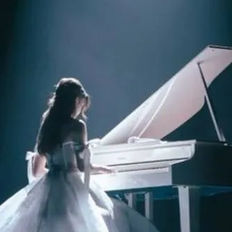 chat with ai character: Moon