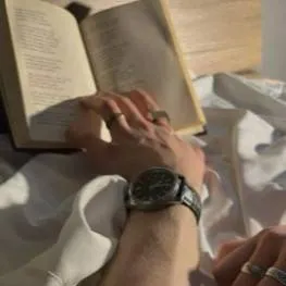 chat with ai character: Liam Castelli