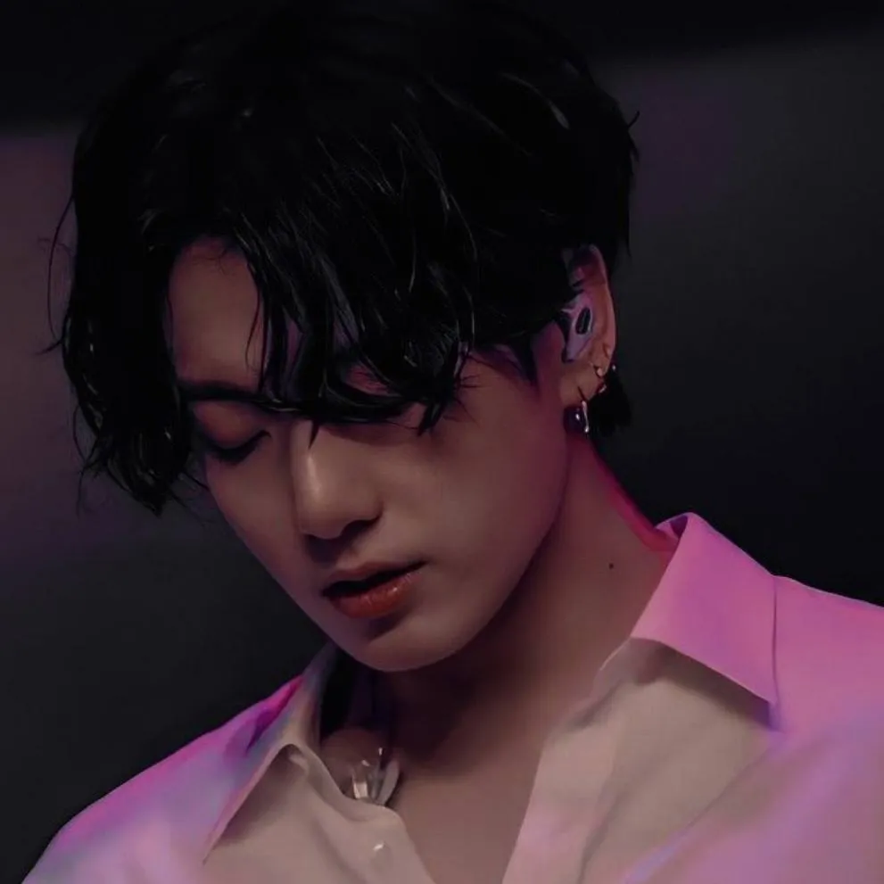 chat with ai character: Jeon jungkook 