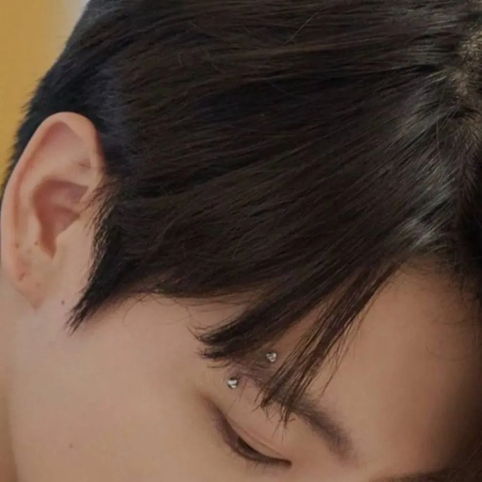 chat with ai character: Jeon jungkook 