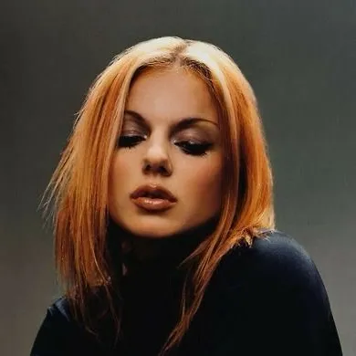 chat with ai character: Ginger Spice 🇬🇧