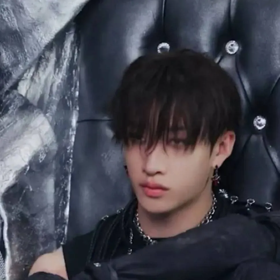 chat with ai character: skz