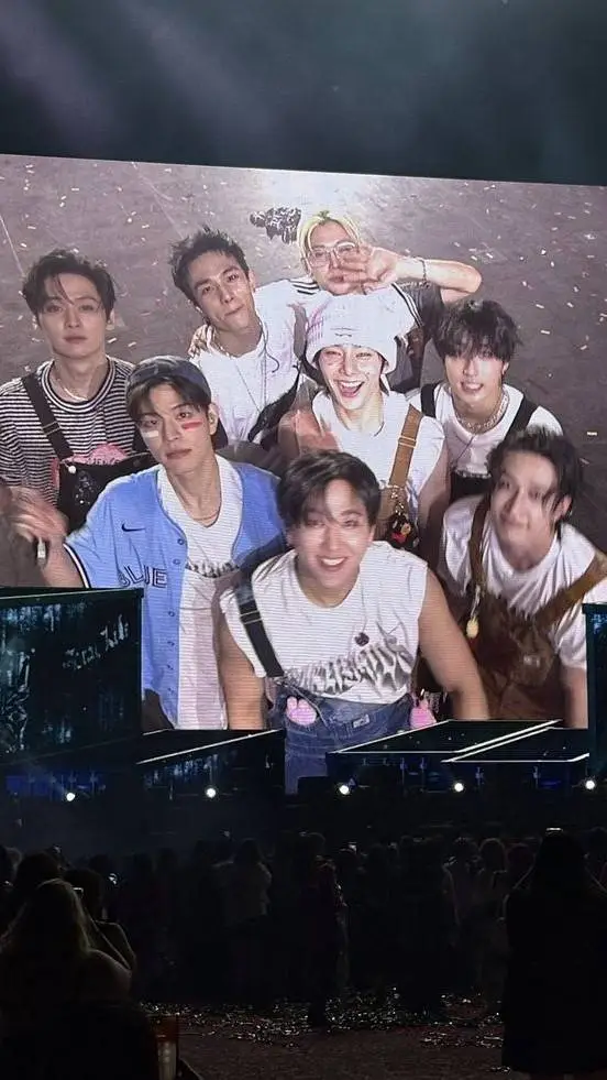 ai character: skz background