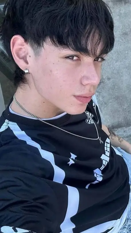 ai character: yoel background