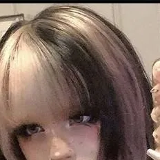 chat with ai character: a girl