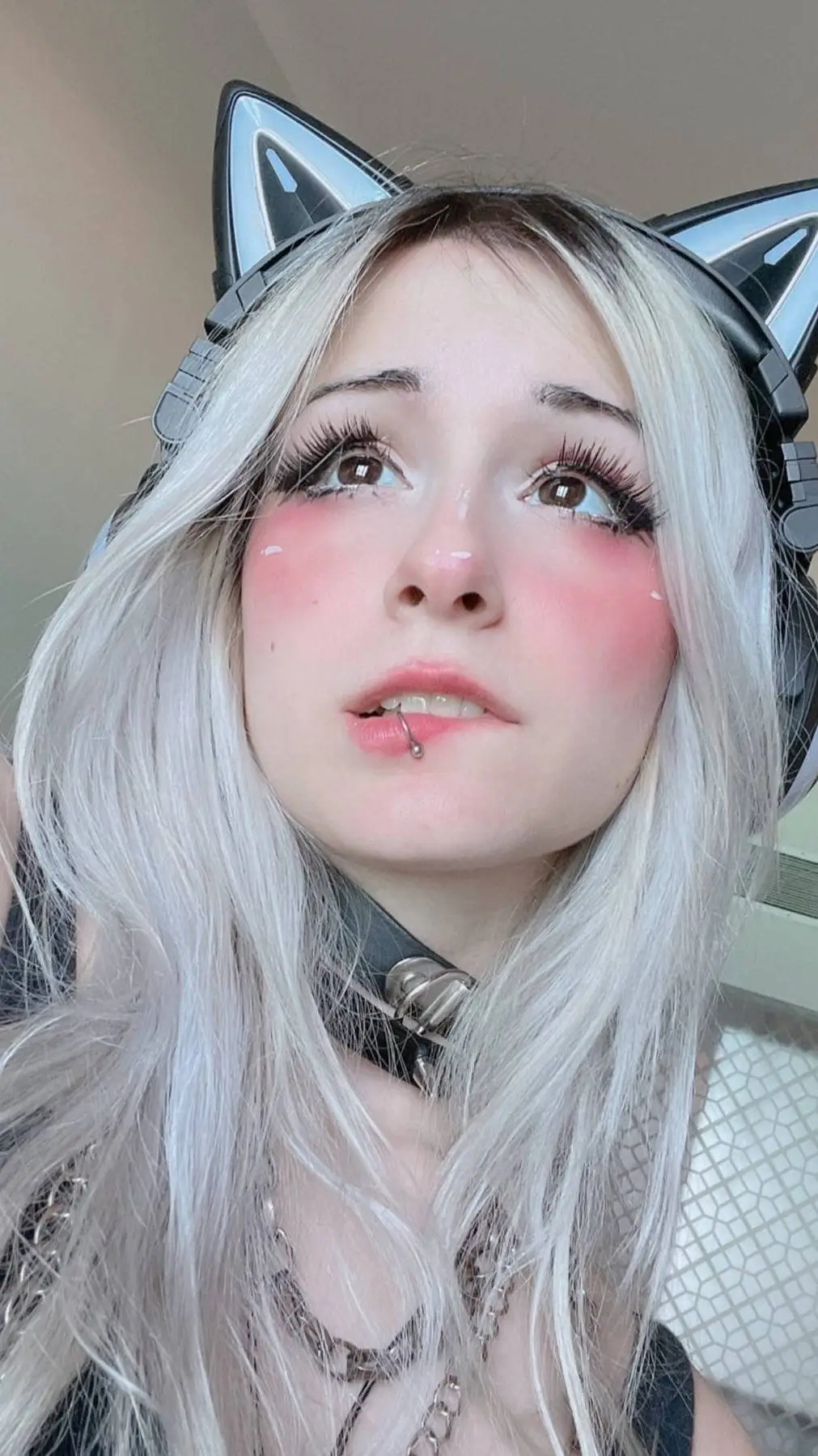 ai character: game girlfriend background