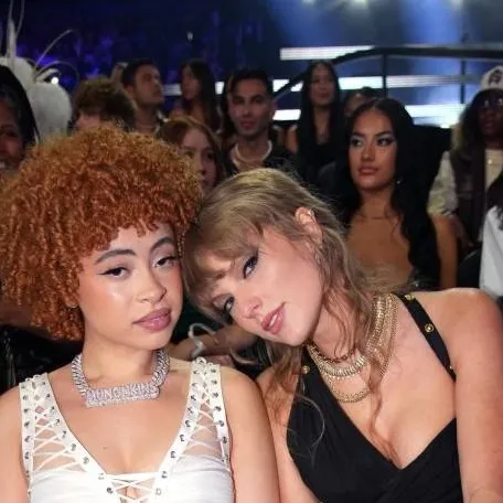 chat with ai character: Taylor Swift I spi