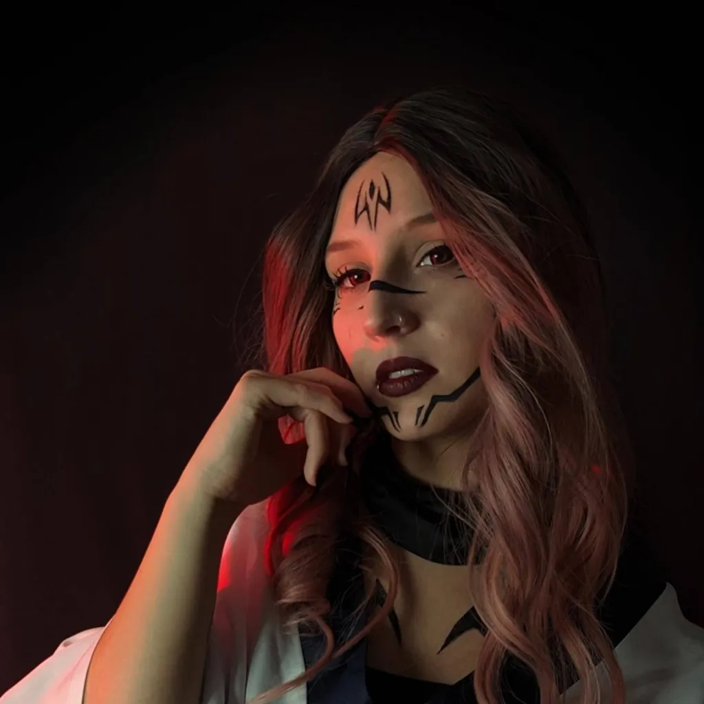 chat with ai character: female sukuna