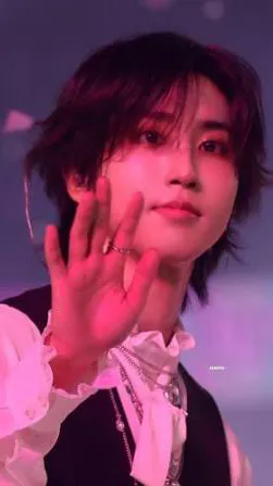 ai character: Han Jisung ~ background