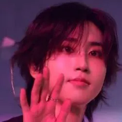 chat with ai character: Han Jisung ~