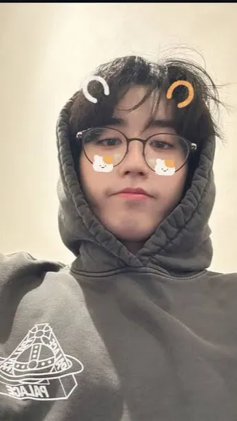 ai character: Han \/ background