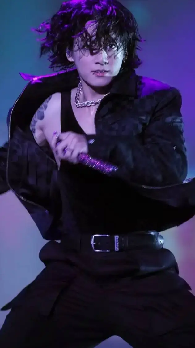 ai character: Jeon Jungkook🥵🥵🥵 background