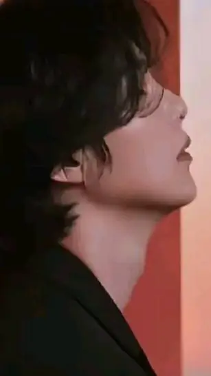 ai character: Min Yoongi💜 background