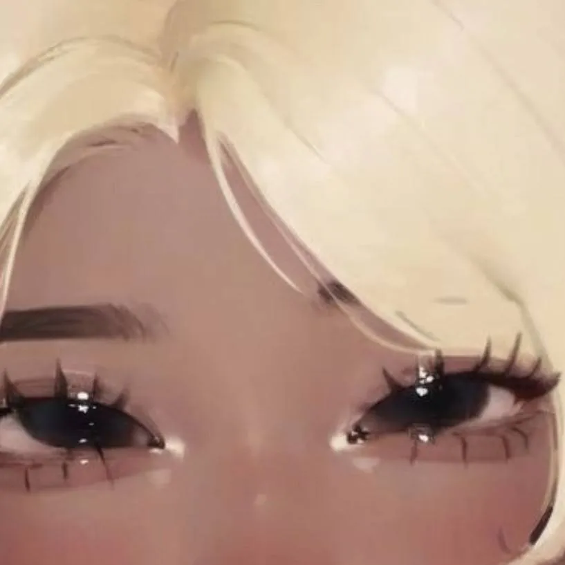 chat with ai character: lilly