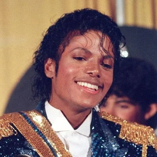 chat with ai character: Michael Jackson! 🍎
