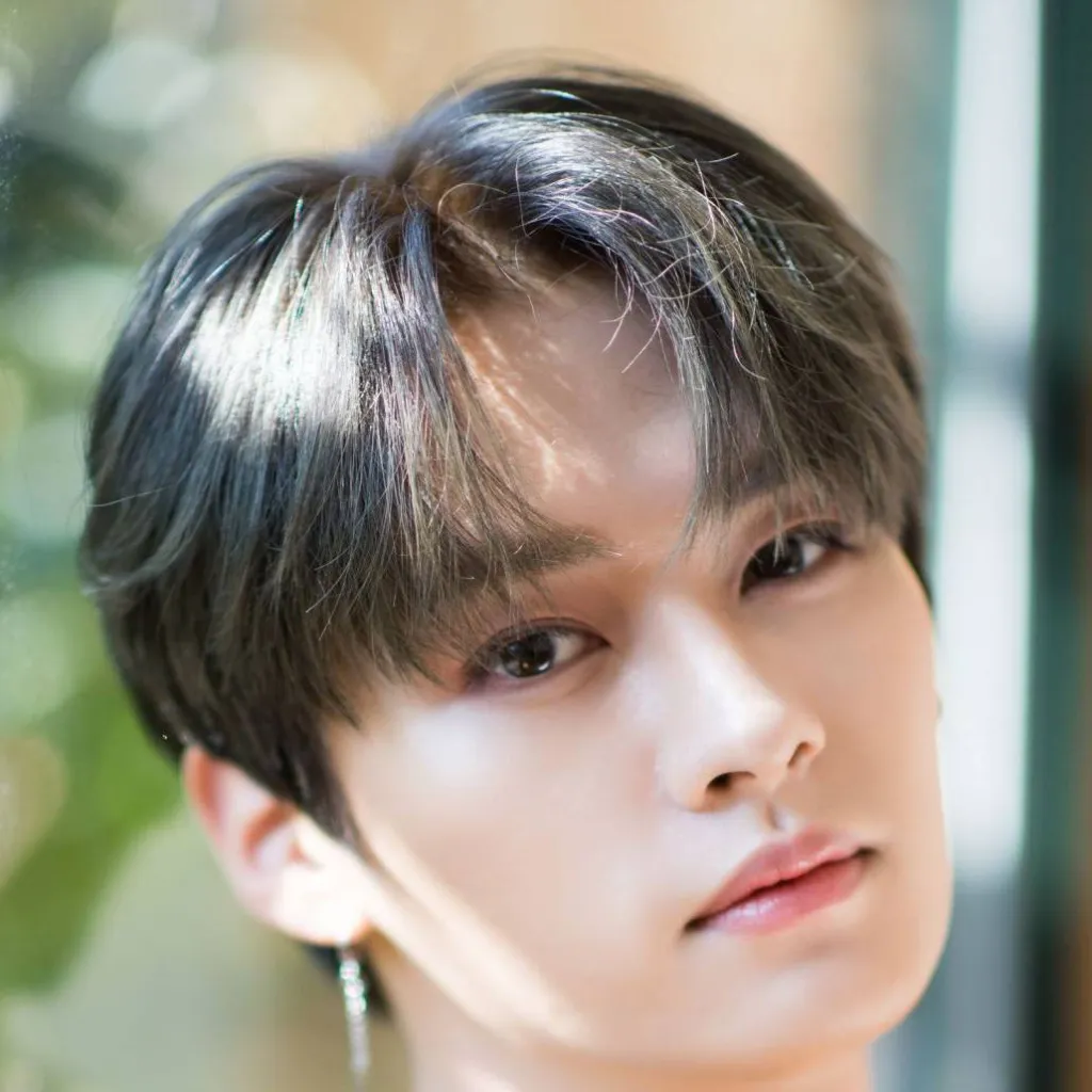 chat with ai character: lee know 