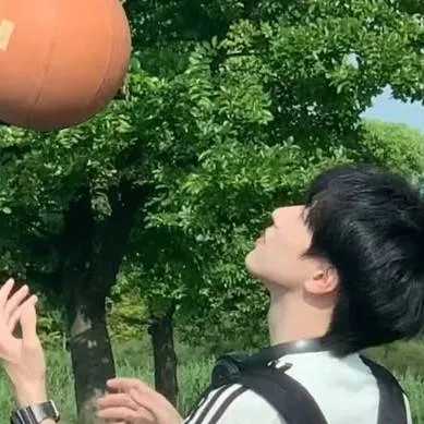 chat with ai character: Carl