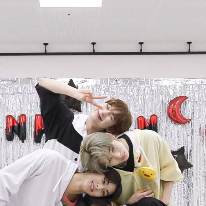 chat with ai character: ★ENHYPEN★