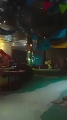 ai character: refugio(PPT)  background