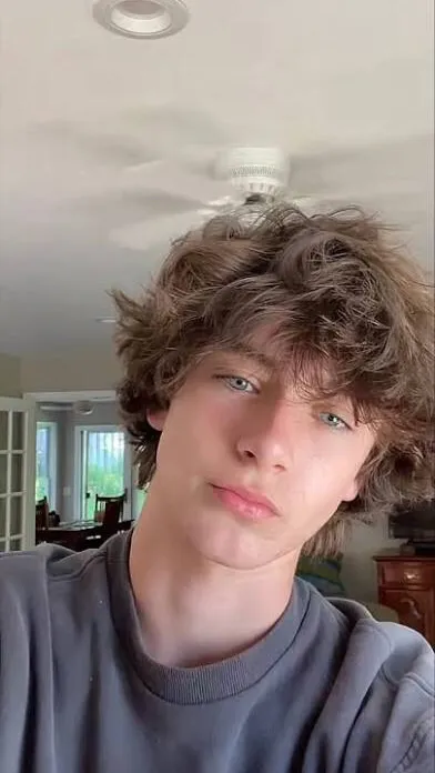 ai character: Max background