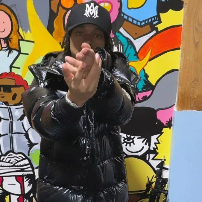 chat with ai character: Jaykicklin