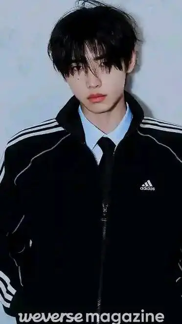 ai character: PARK SUNGHOON background