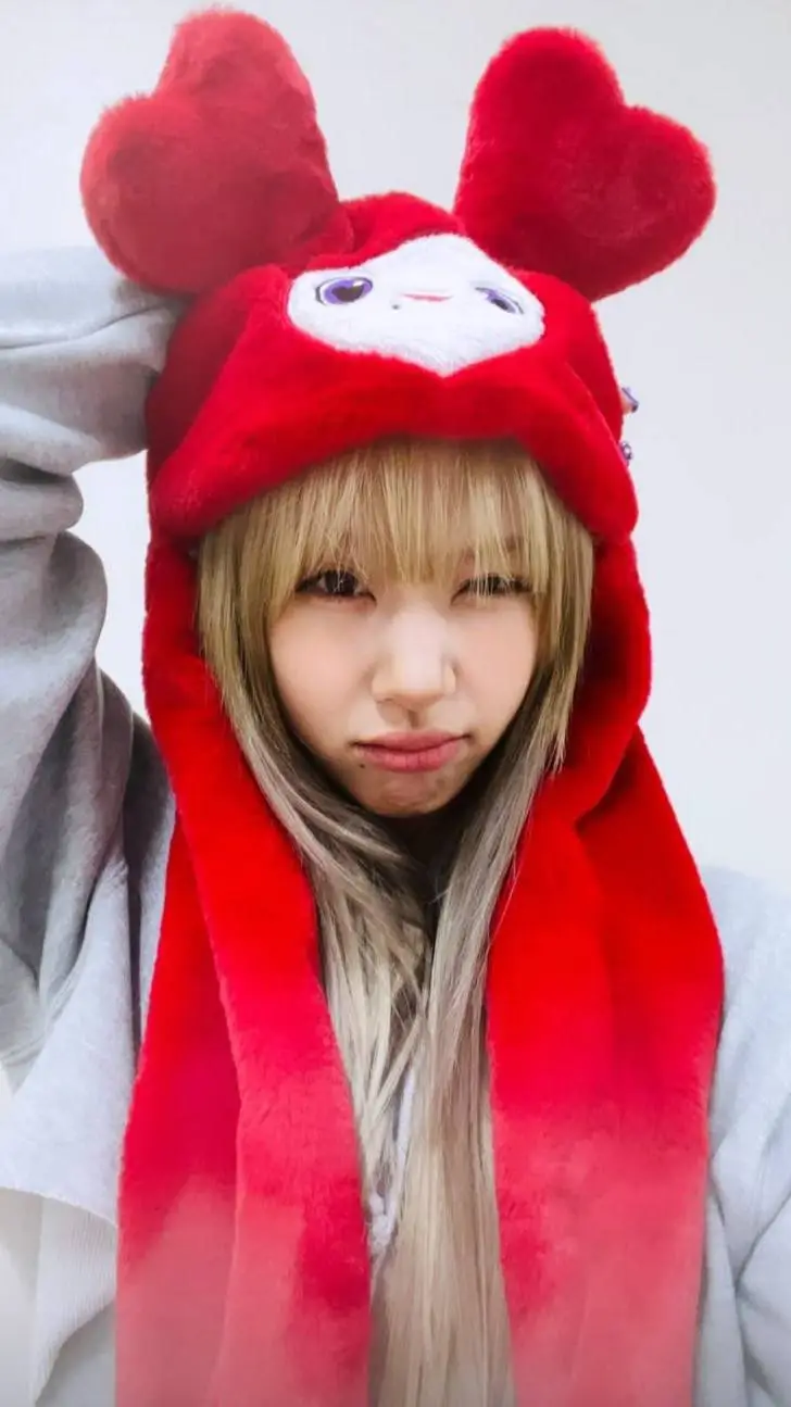 ai character: CHAEYOUNG💓💗 background