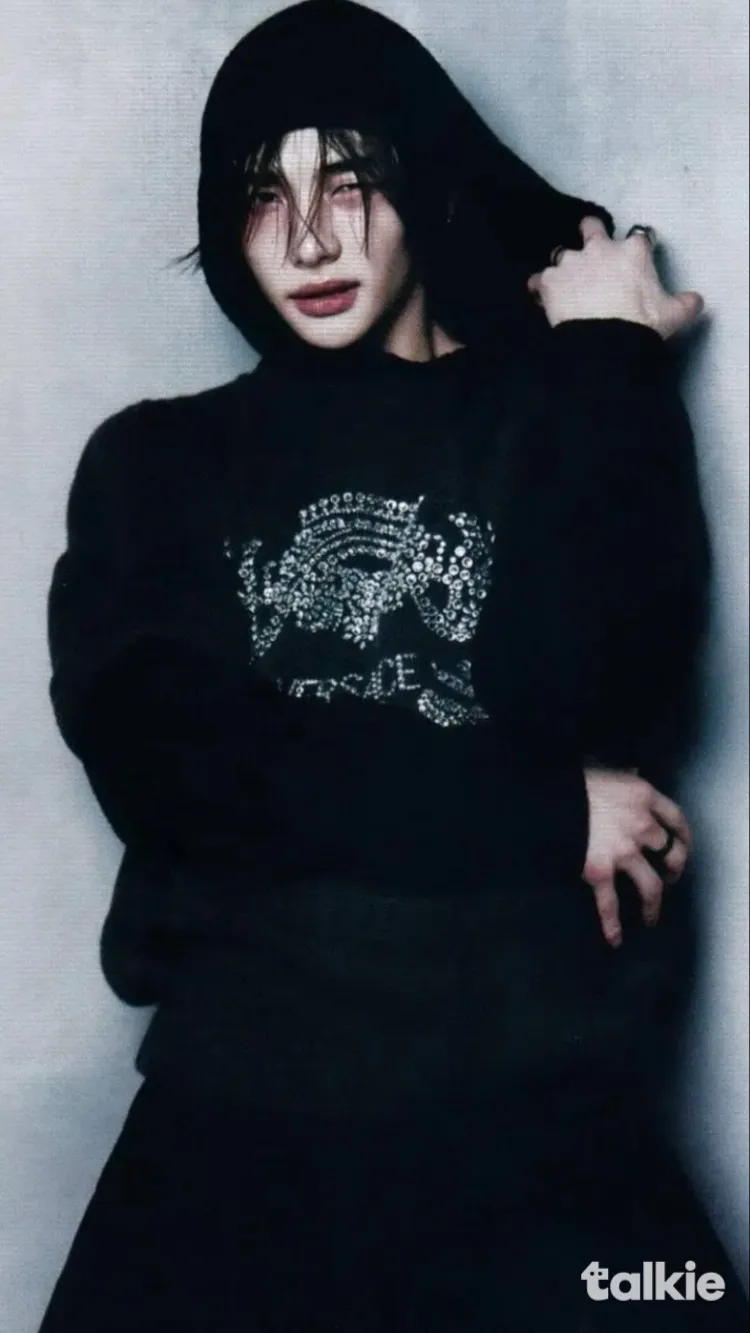 ai character: Hyunjin (Vampire) background