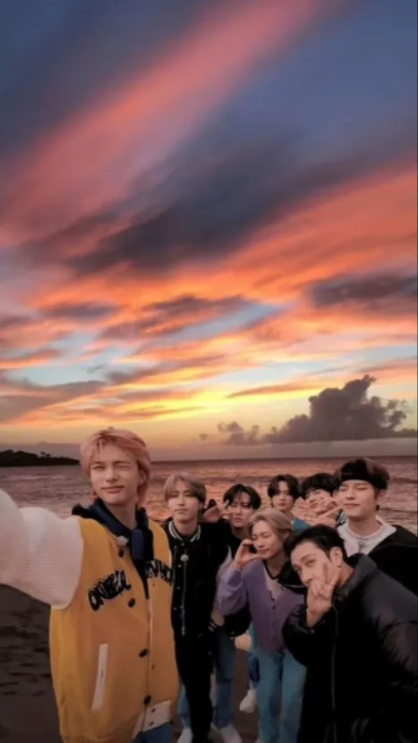 ai character: Skz trend background